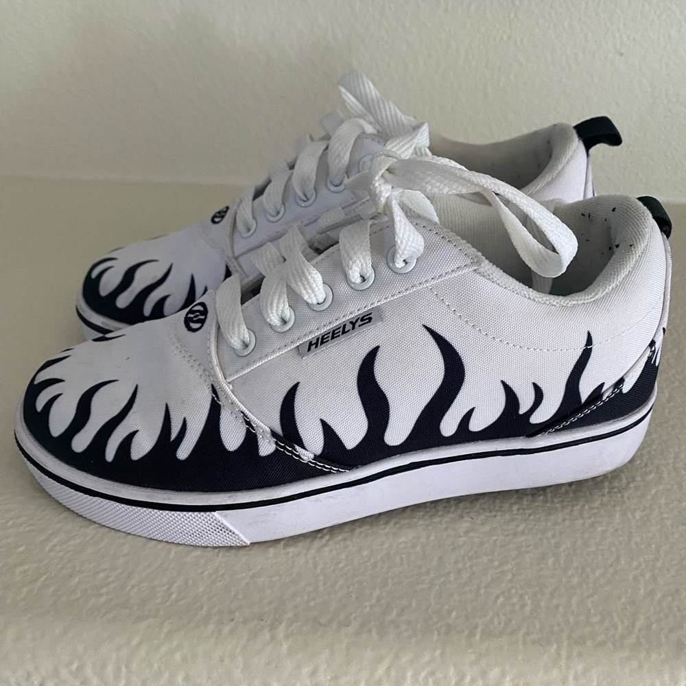 Heelys Size 4